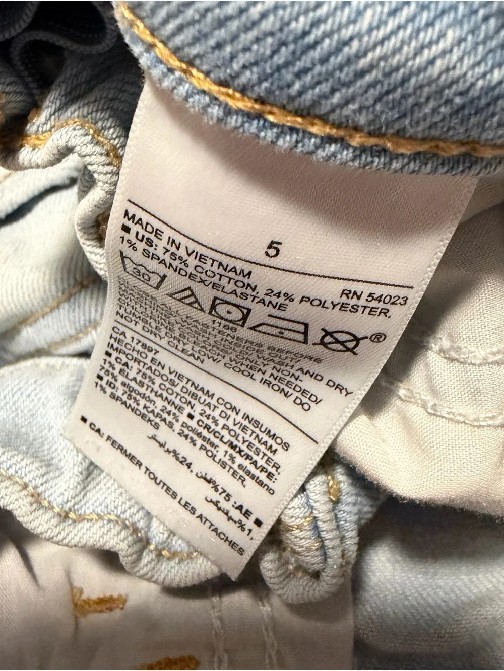 Old Navy Girls Distressed Denim Shorts Light Wash Size 5